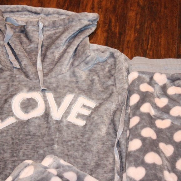 2/$40 🏷 Denver Hayes Plush Lounge Set Size M - Picture 3 of 4